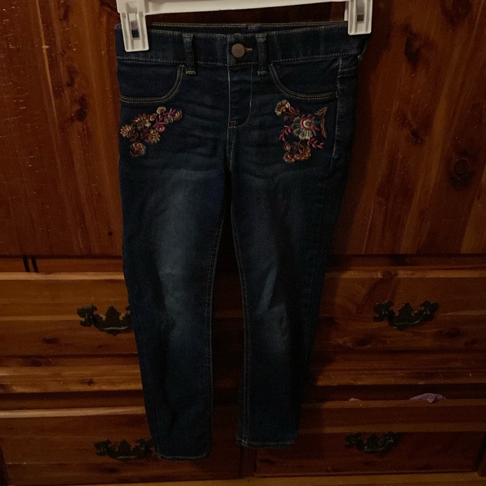PREOWNED  GIRLS PANTS SIZE 7-8! IN EXCELLENT CONDITION! SMOKE FREE HOME!